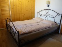 Knusse vakantiewoning met bergzicht en wolwinkel in Schattenhalb - thumbnail 4