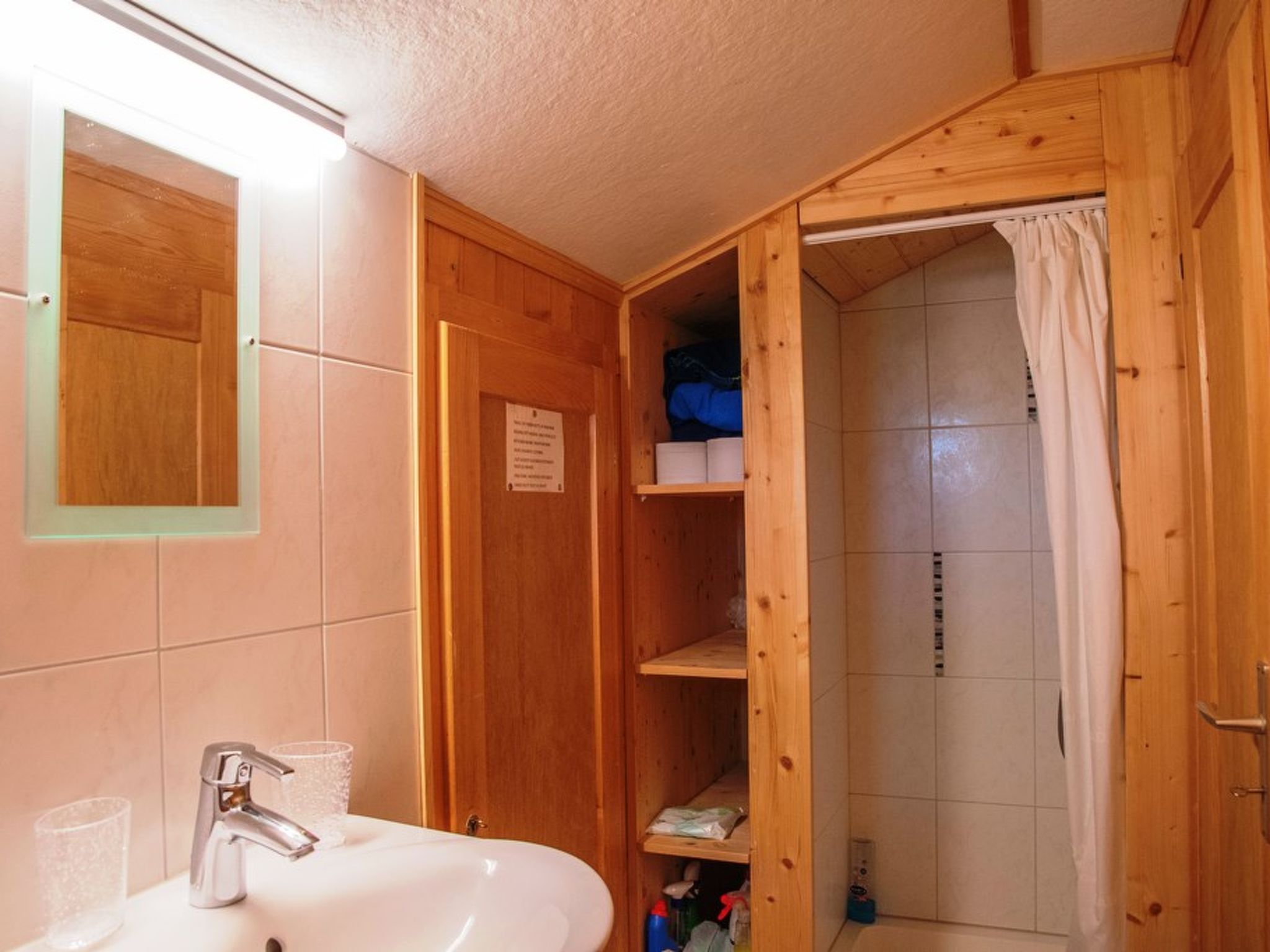 HasliRent, Dornen, (Hasliberg Goldern). 5.5 Zimmer Wohnung auf zwei Etagen in e - Image-tags.info