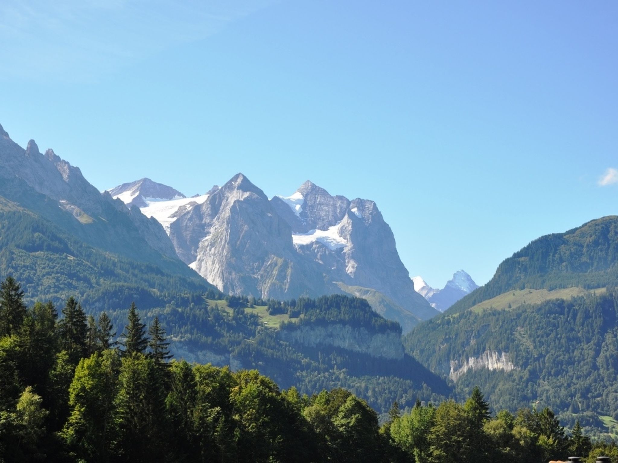 HasliRent, Eiger, (Hasliberg Reuti). 4.5 Zimmer Wohnung im 3. Stock auf zwei Et