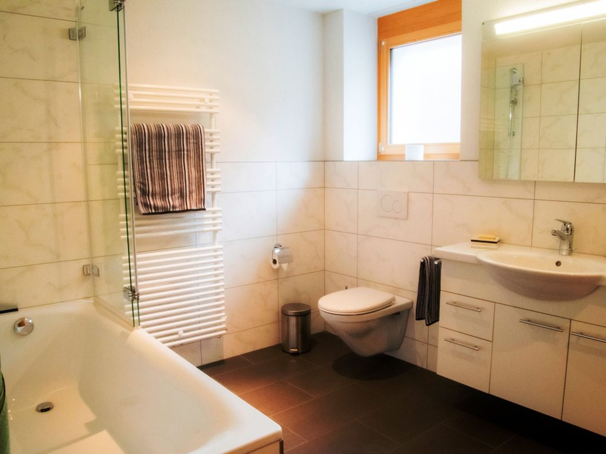HasliRent, Engi West, (Hasliberg Reuti). 4.5 Zimmer Wohnung im 2. Stock eines N - Image-tags.info