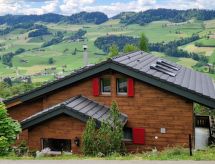 Vrijstaand chalet met open haard en tuin nabij Schüpfheim - thumbnail 2