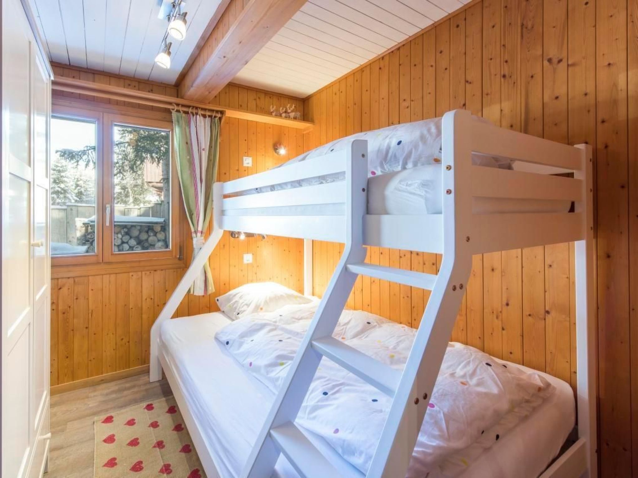 Berg-Ferienwohnung Anemone im Chalet Waldhüsli - Binnen
