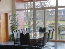 Ruim appartement voor 11 personen aan golfbaan met zwembad en bergzicht - thumbnail 3
