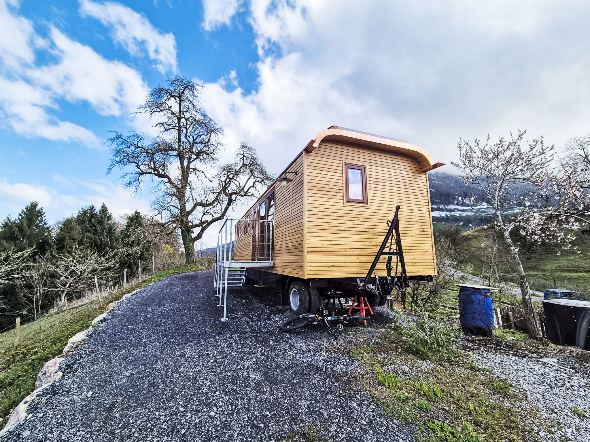 Zirkuswagen Haldihof - Buiten