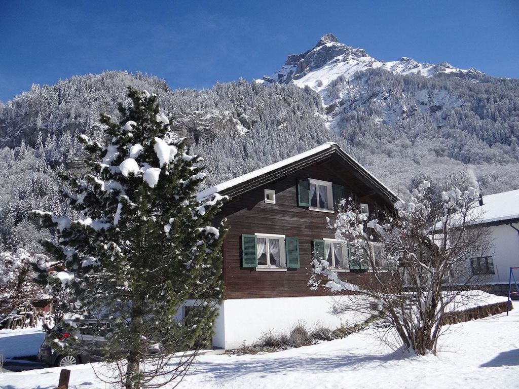 Appartement Chalet Fluegärtli in Zwitserland