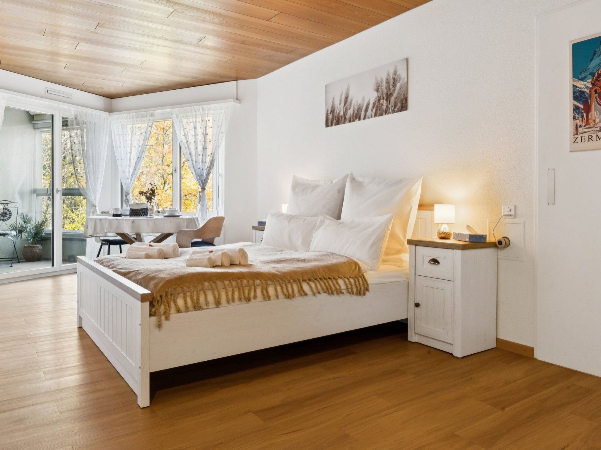 Lake View Studio-Image-tags.info