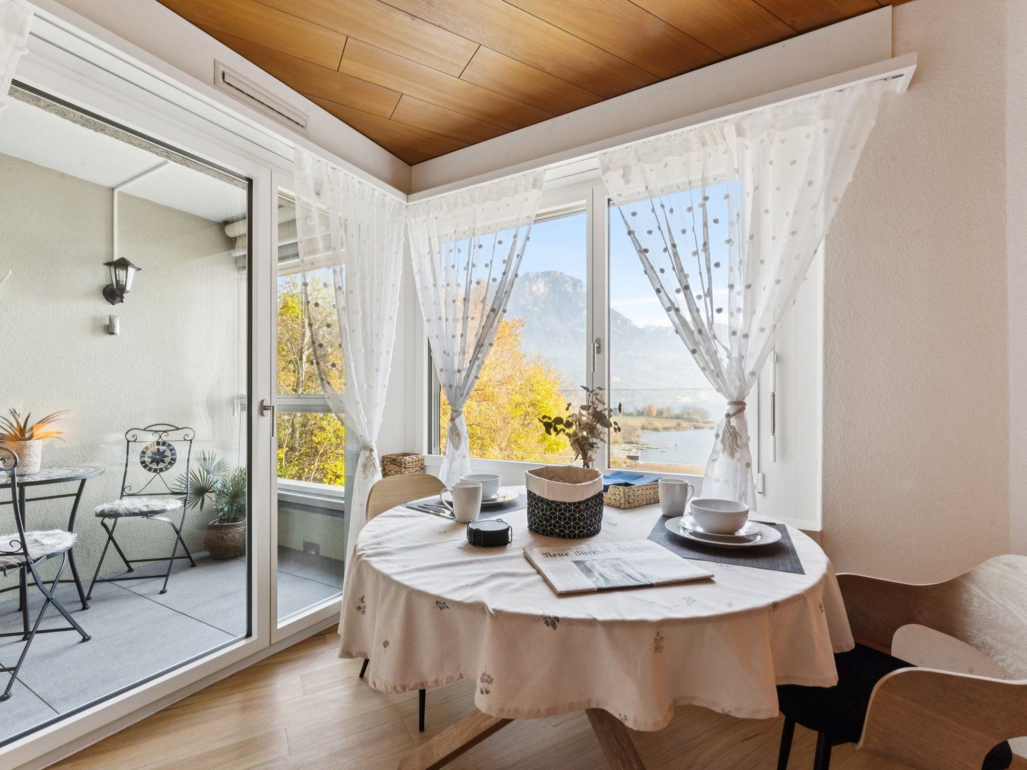 Lake View Studio-Image-tags.info