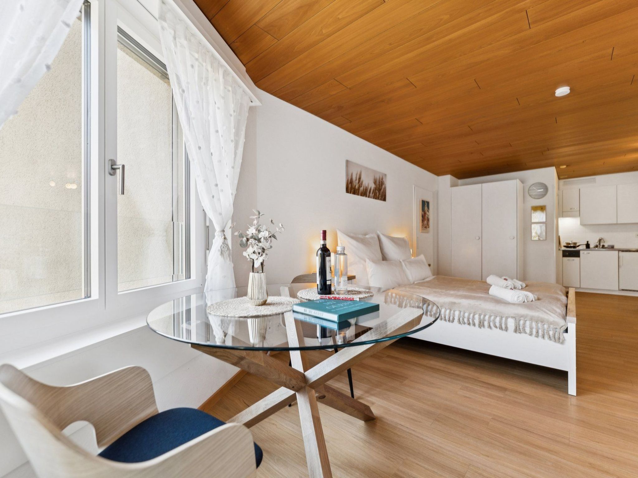 Lake View Studio-Image-tags.info