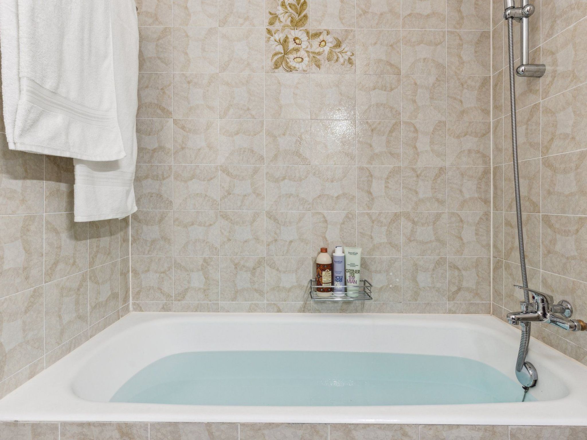 4 Seasons Apartment-Image-tags.info