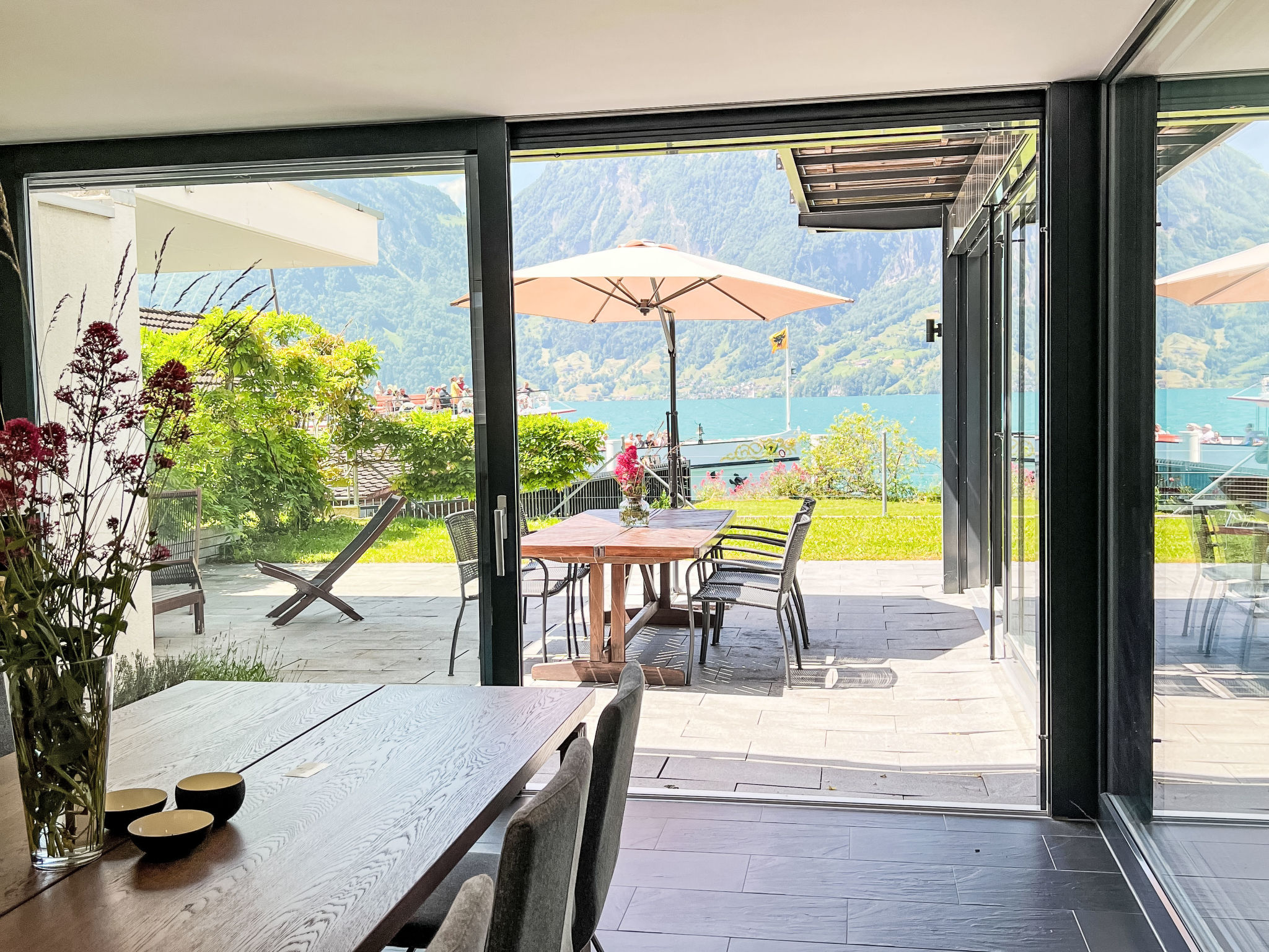 Villa am See - Buiten