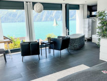 Exclusieve villa direct aan het Vierwoudstedenmeer met panoramisch uitzicht - thumbnail 2