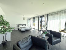 Exclusieve villa direct aan het Vierwoudstedenmeer met panoramisch uitzicht - thumbnail 3