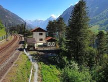 Vrijstaand chalet Eggwald in Wassen met tuin, terras en bergzicht - thumbnail 1