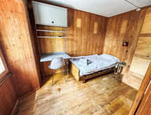 Waterfall House: Vrijstaand vakantiehuis voor 9 aan de voet van de Misox-bergen - thumbnail 2