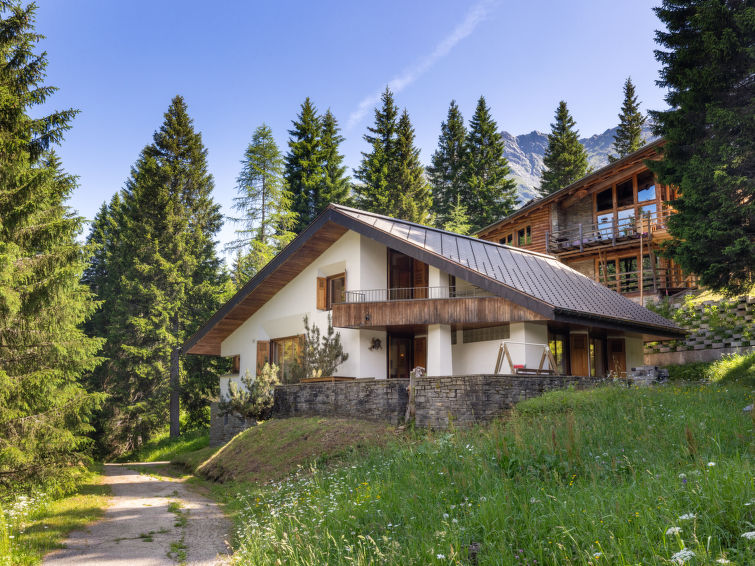 Op 1,5 km van de piste: Sfeervol appartement Larice in San Bernardino in San  Bernardino