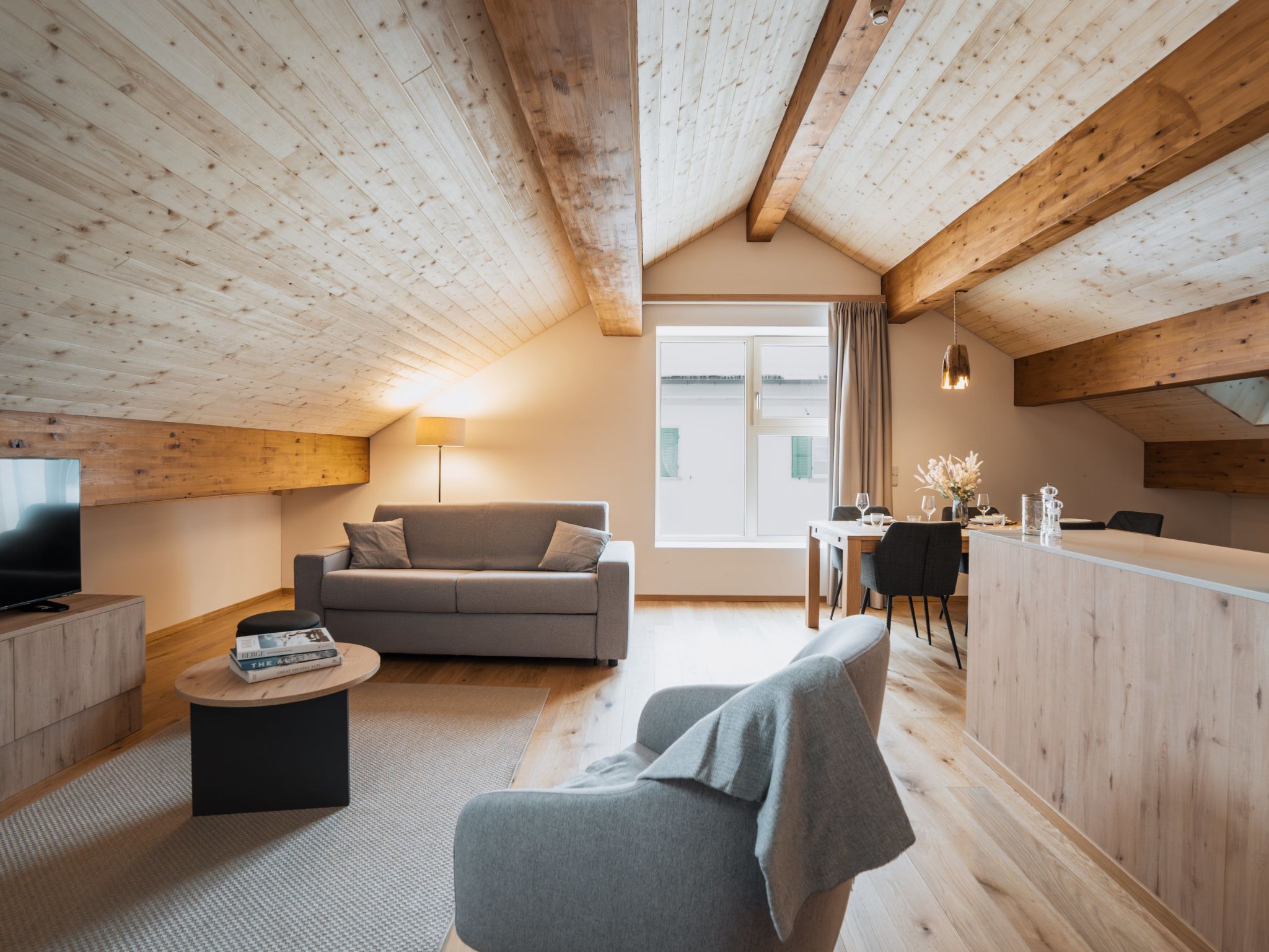 Alpine Apartments, (San Bernardino). - Dedans