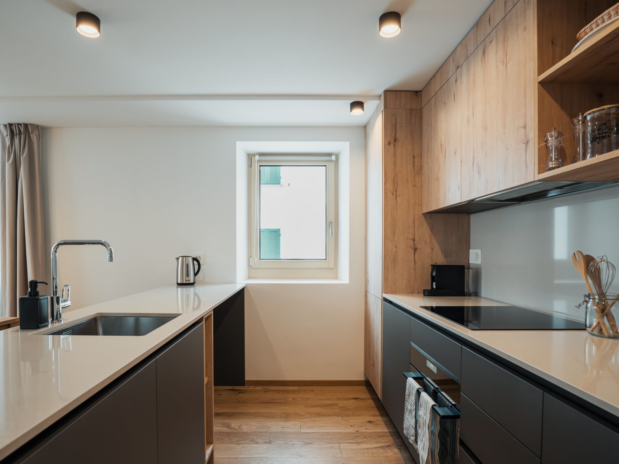 Alpine Apartments, (San Bernardino). - Binnen