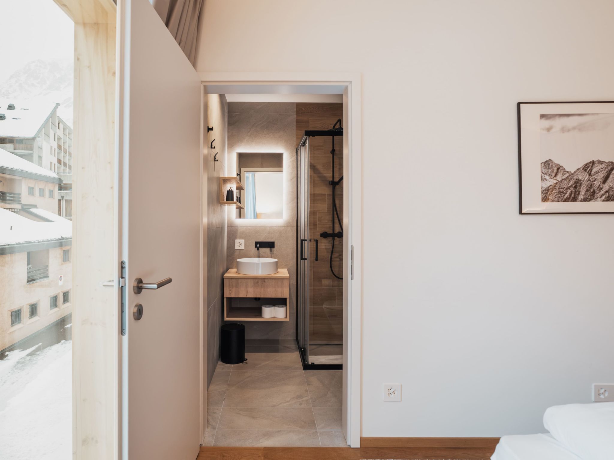 Alpine Apartments, (San Bernardino). - Dedans