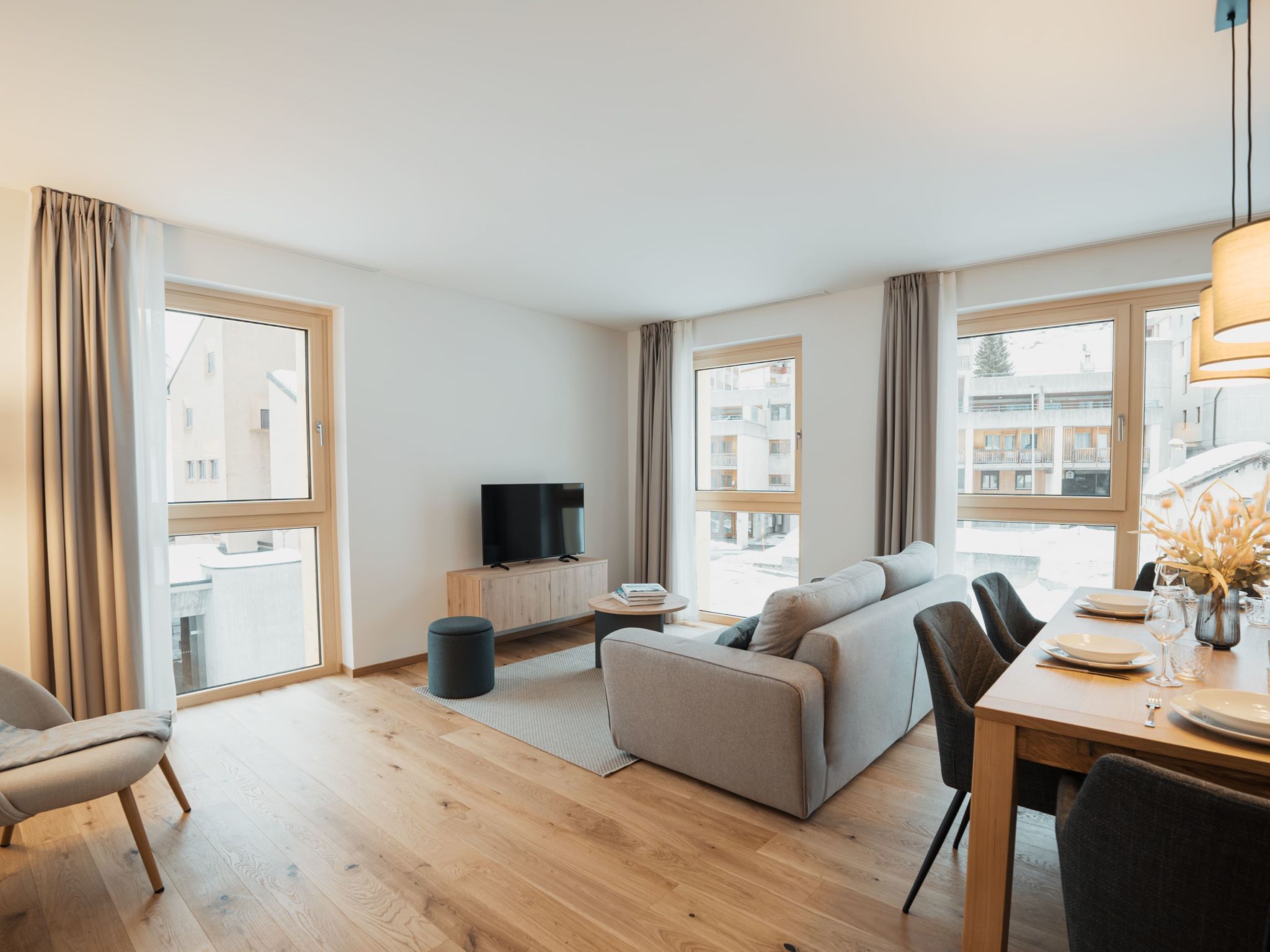 Alpine Apartments, (San Bernardino). - Dedans