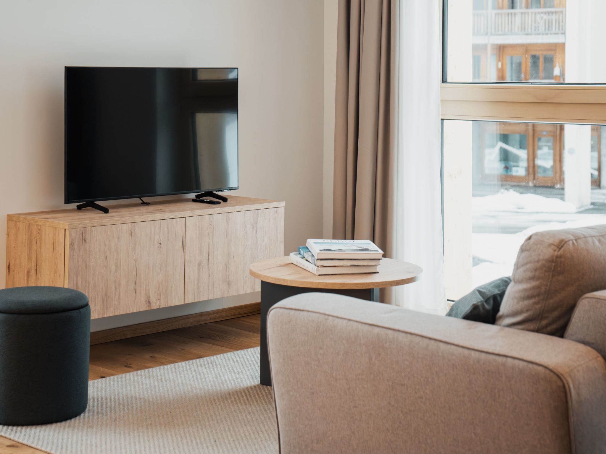 Alpine Apartments, (San Bernardino). - Dedans