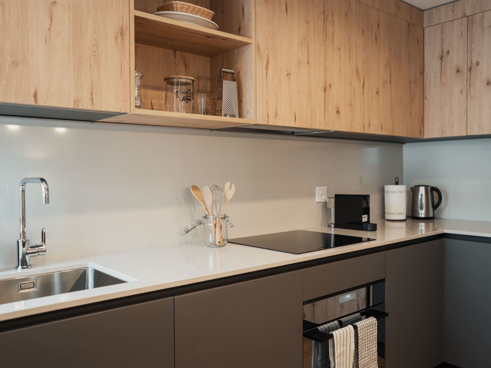 Alpine Apartments, (San Bernardino). - Dedans