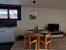Panoramisch appartement met zicht op bergen en skipistes in San Bernardino - thumbnail 5