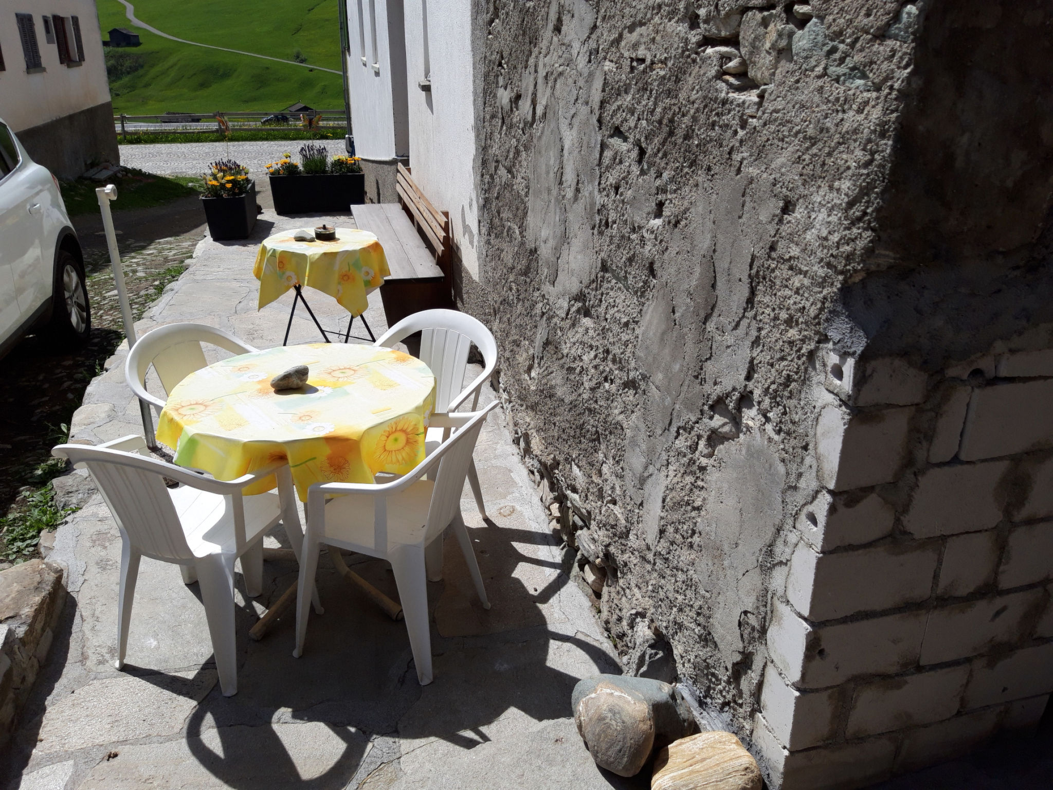 Ferienwohnungen im Schloss, (Nufenen).