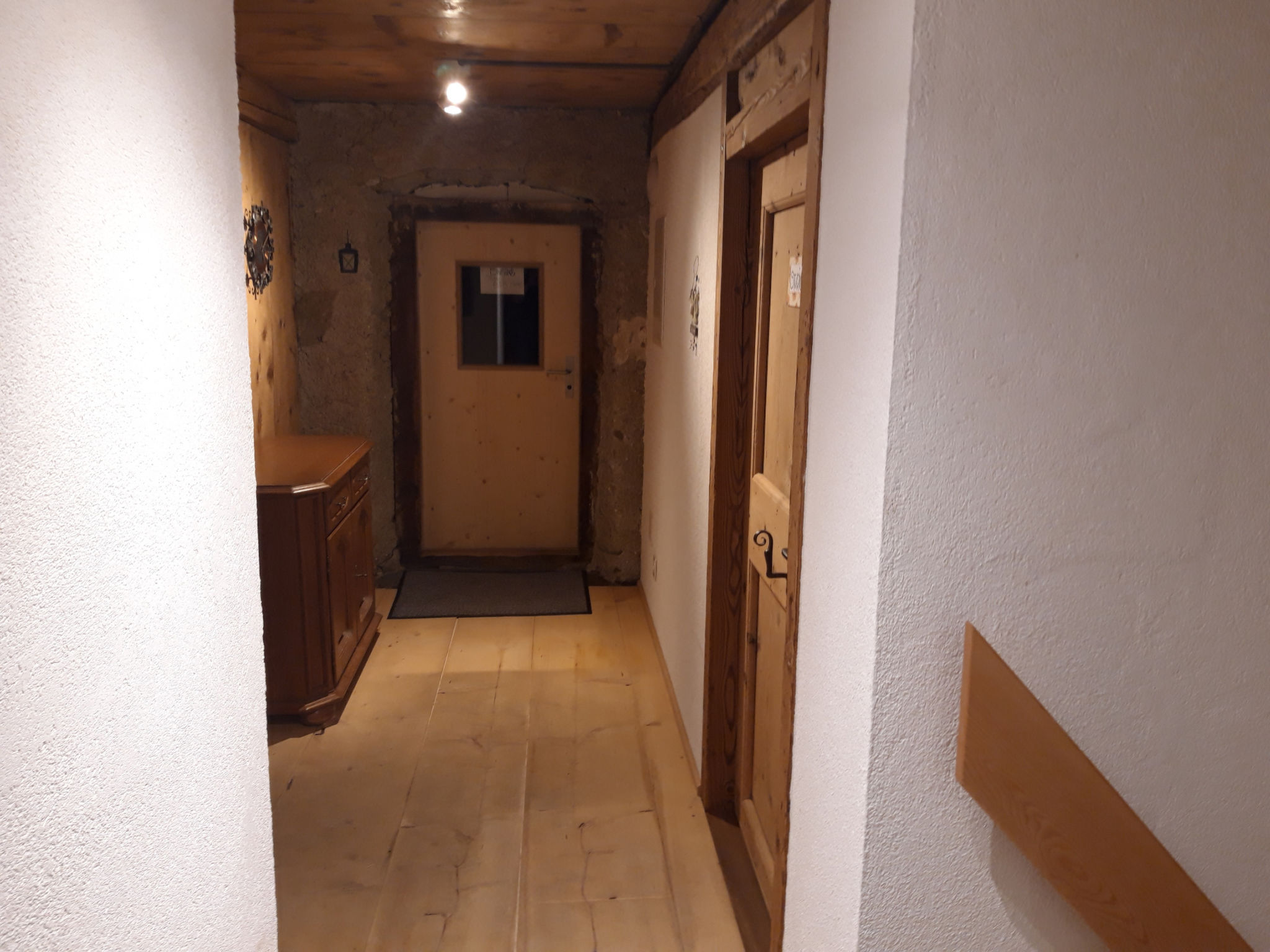 Ferienwohnungen im Schloss, (Nufenen).