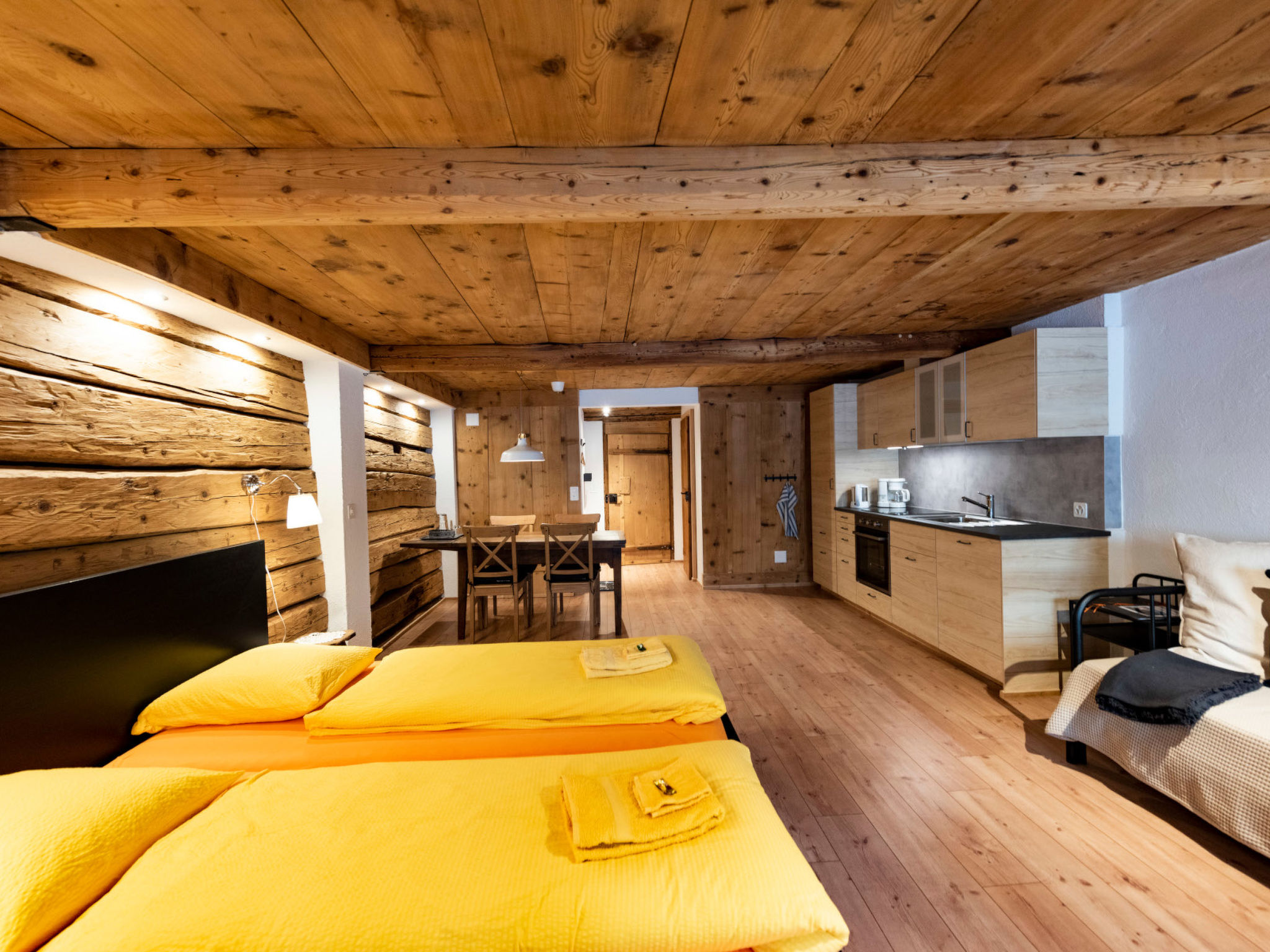 Ferienwohnungen im Schloss, (Nufenen). - Binnen