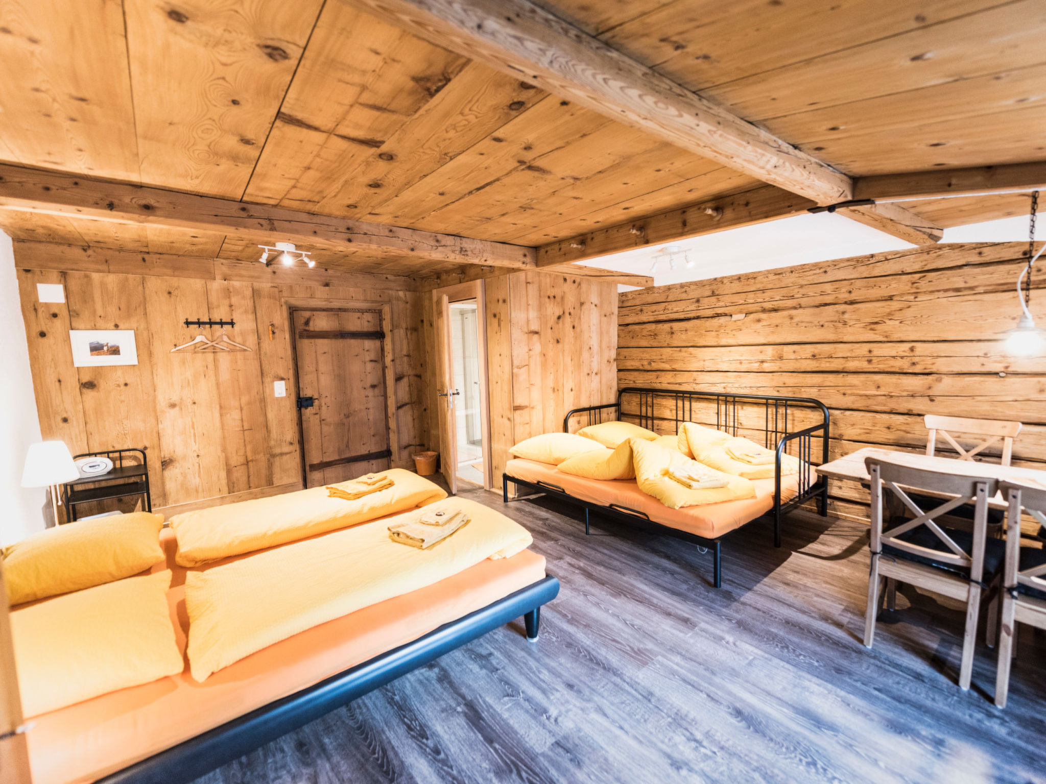 Ferienwohnungen im Schloss, (Nufenen). - Binnen