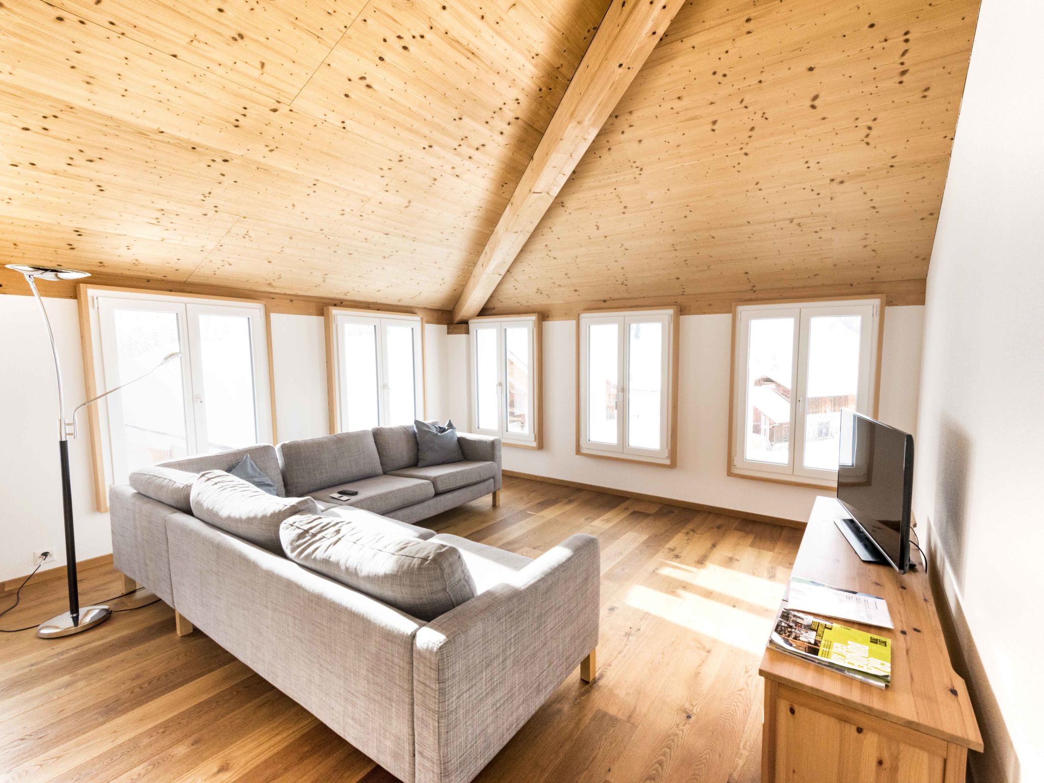 Isla, (Nufenen). - Binnen