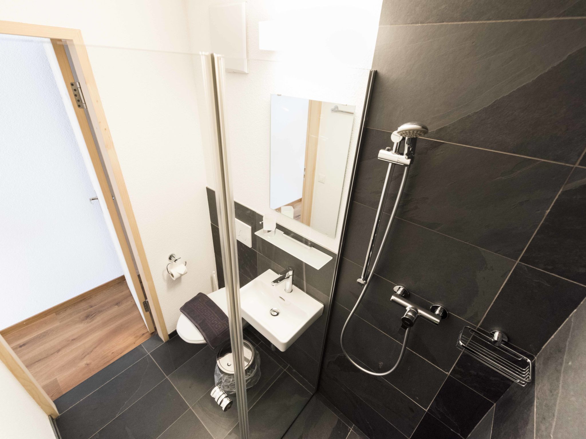 Isla, (Nufenen). - Binnen