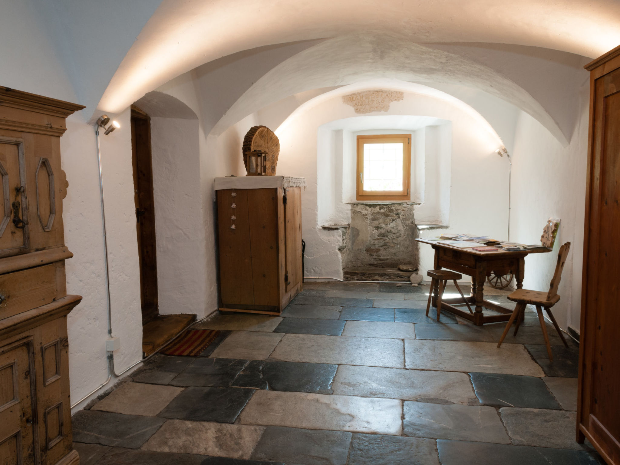 Ferienwohnungen im Schloss, (Nufenen).