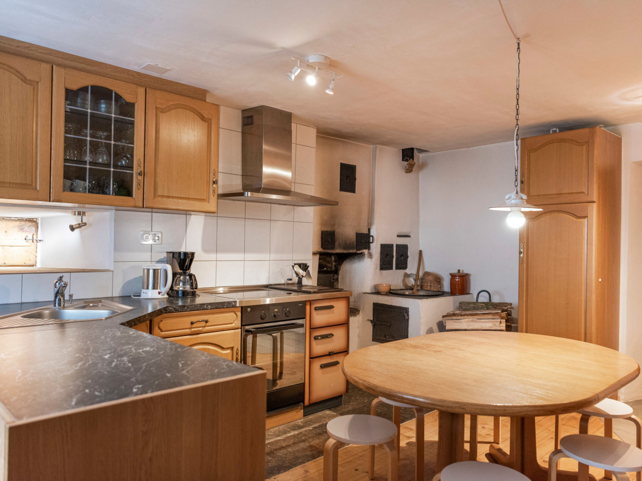 Ferienwohnungen im Schloss, (Nufenen). - Binnen