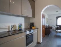 Casa Cecilia: Ruim appartement met bergzicht, tuin & zwembad in Vira - thumbnail 2
