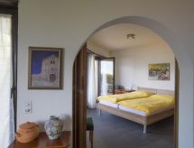 Casa Cecilia: Ruim appartement met bergzicht, tuin & zwembad in Vira - thumbnail 4