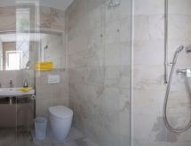 Casa Cecilia: Ruim appartement met bergzicht, tuin & zwembad in Vira - thumbnail 6