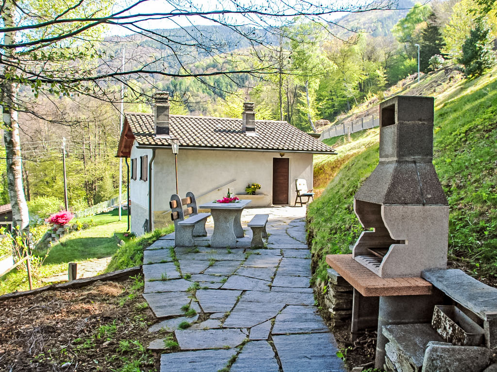 Ferienhaus La Bedulina Ferienhaus  Bellinzona Region