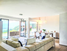 Residenza Solaria: Uitzicht zonder einde in Gordola, Ticino - thumbnail 2
