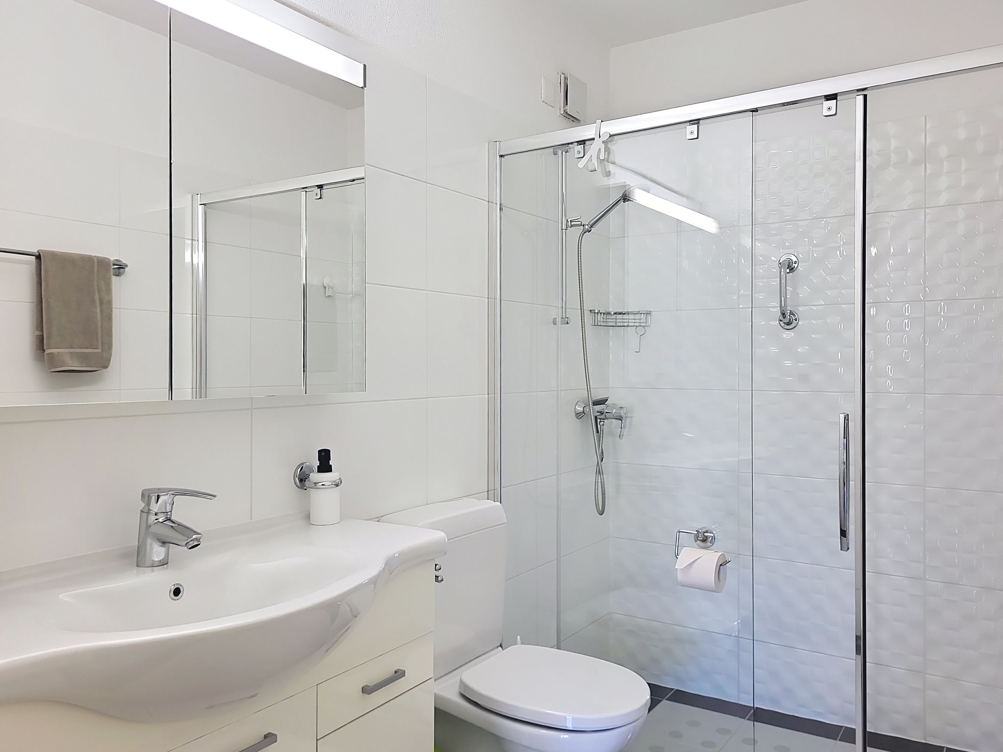 Photo of Apt. Hermosa