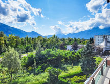 Groen appartement bij het meer van Locarno met uitzicht op de bergen - thumbnail 1
