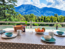 Groen appartement bij het meer van Locarno met uitzicht op de bergen - thumbnail 4