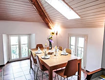 Vrijstaand vakantiehuis Tazzino bij Locarno met uitzicht op bergen en meer - thumbnail 1