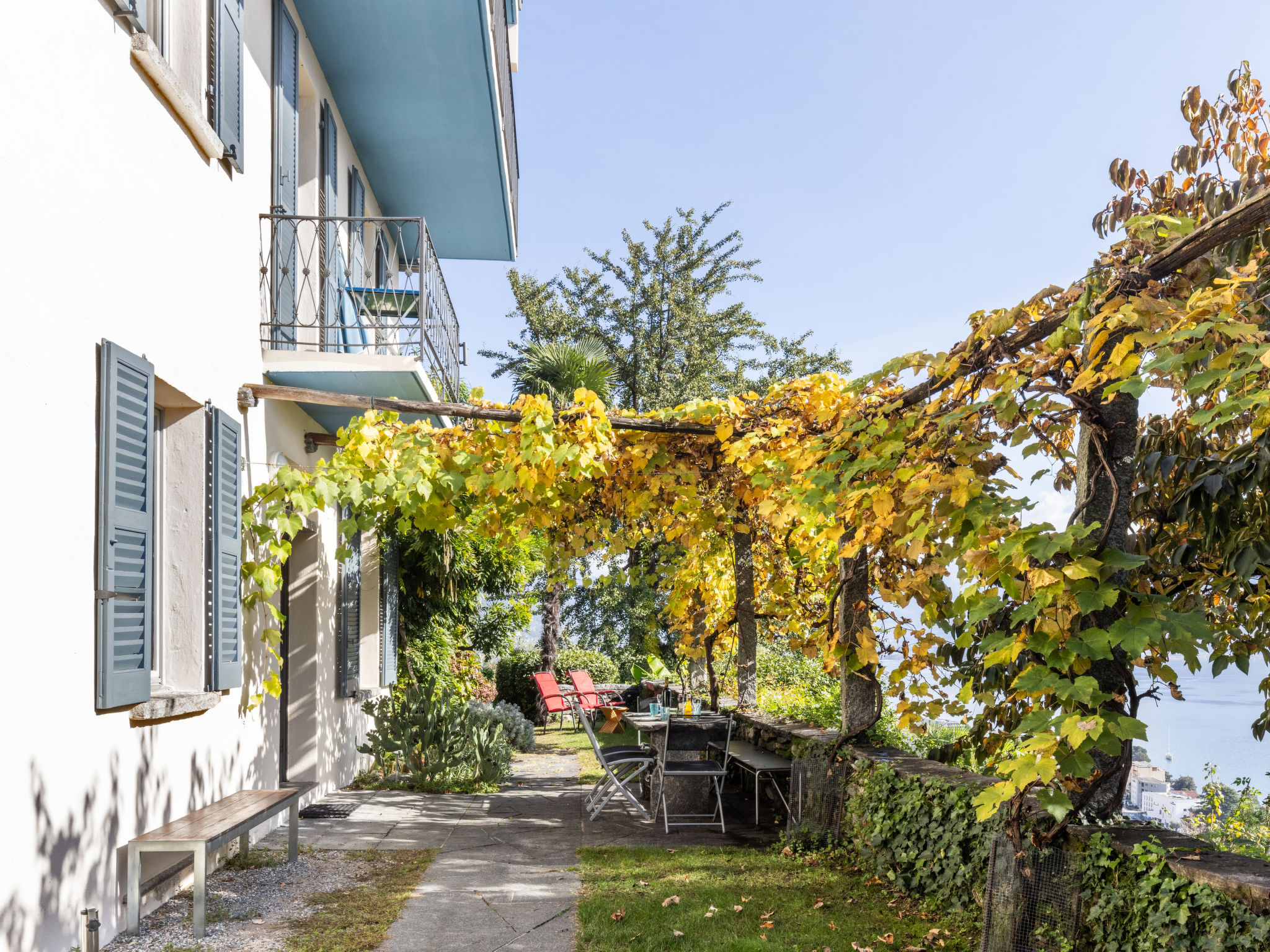 Egner- Apt.Steintisch-Buiten