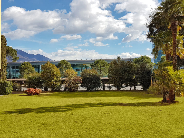 Gartensitzplatz Apartment in Locarno