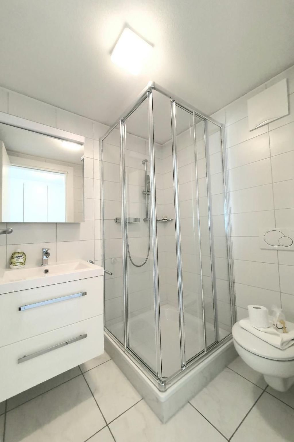 Modern mit atemberaubendem Seeblick Apt 406-Binnen