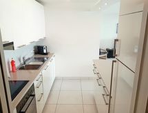Modern Suite met 180° Uitzicht op Lago Maggiore aan het Water - thumbnail 5
