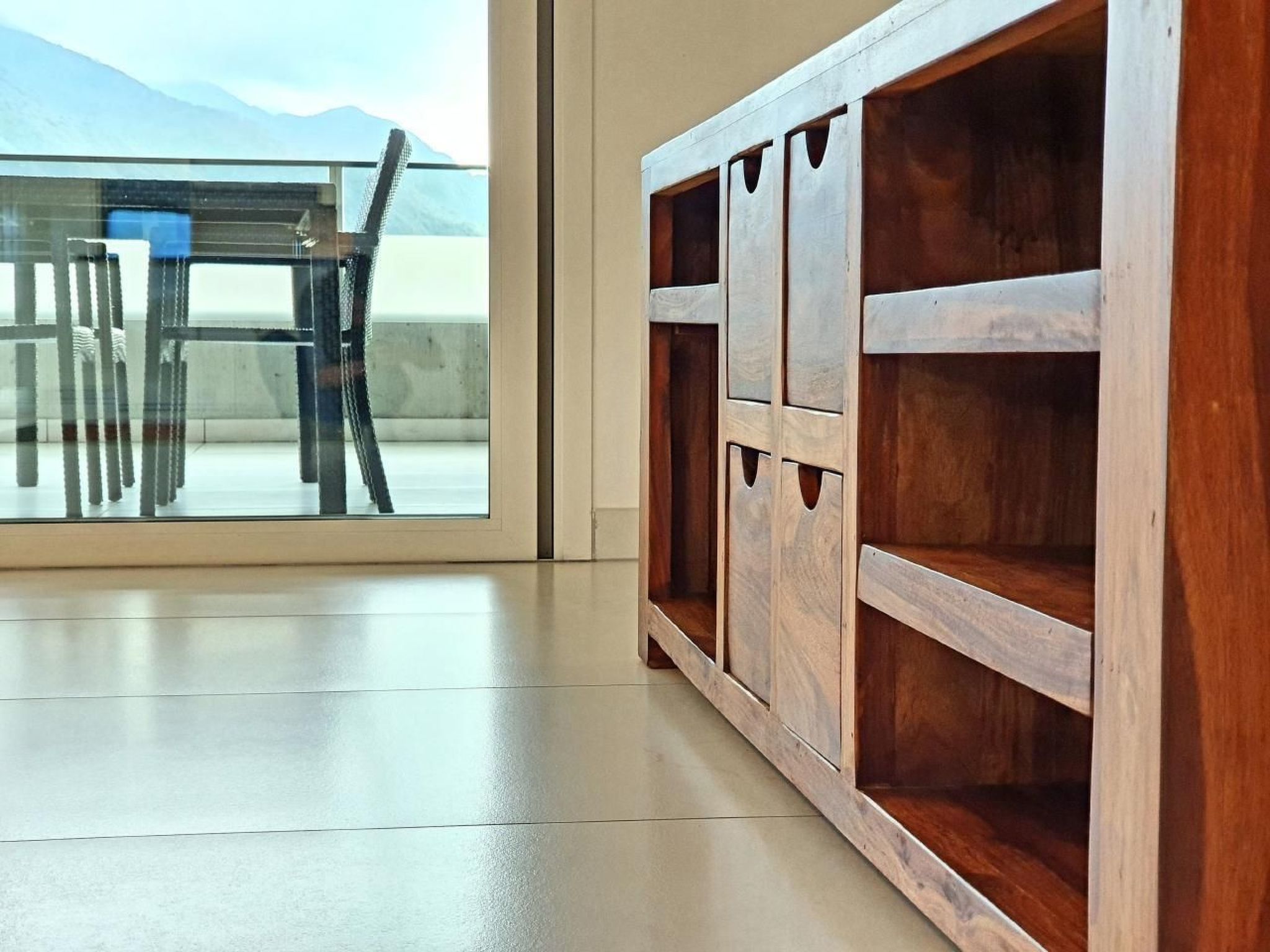 Lake View Penthouse 701