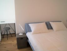Panorama-appartement aan het Lago Maggiore met uitzicht op de bergen - thumbnail 6