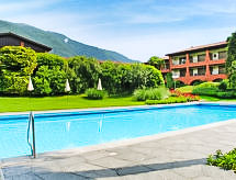 Licht appartement met zwembad, uitzicht en garage in Ascona - thumbnail 1